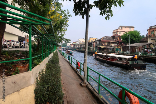 Wallpaper Mural boats on the river Torontodigital.ca