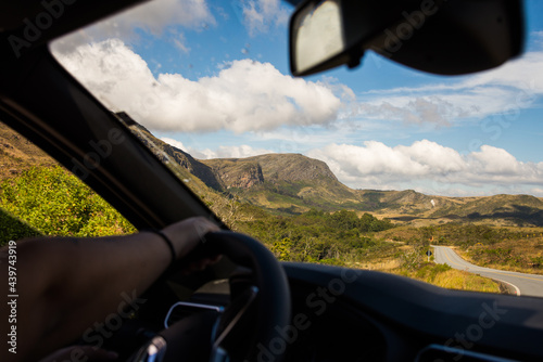 Viagem de carro na serra do cipó, minas gerais, brasil