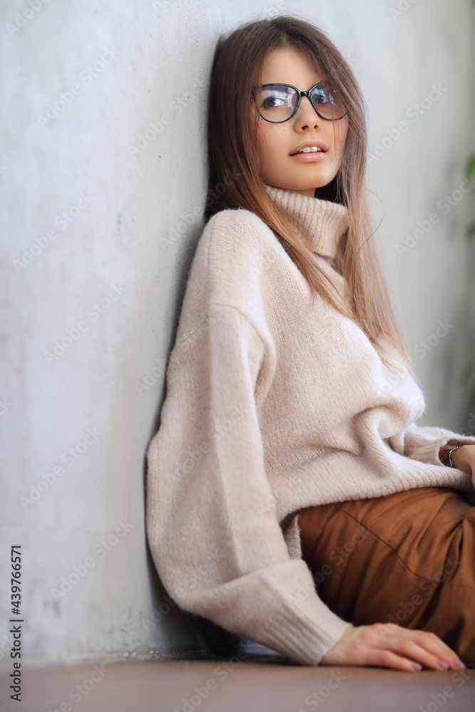 Woman at home
Lifestyle and recreation. Girl at home
Woman at home
Lifestyle and recreation. Girl at home