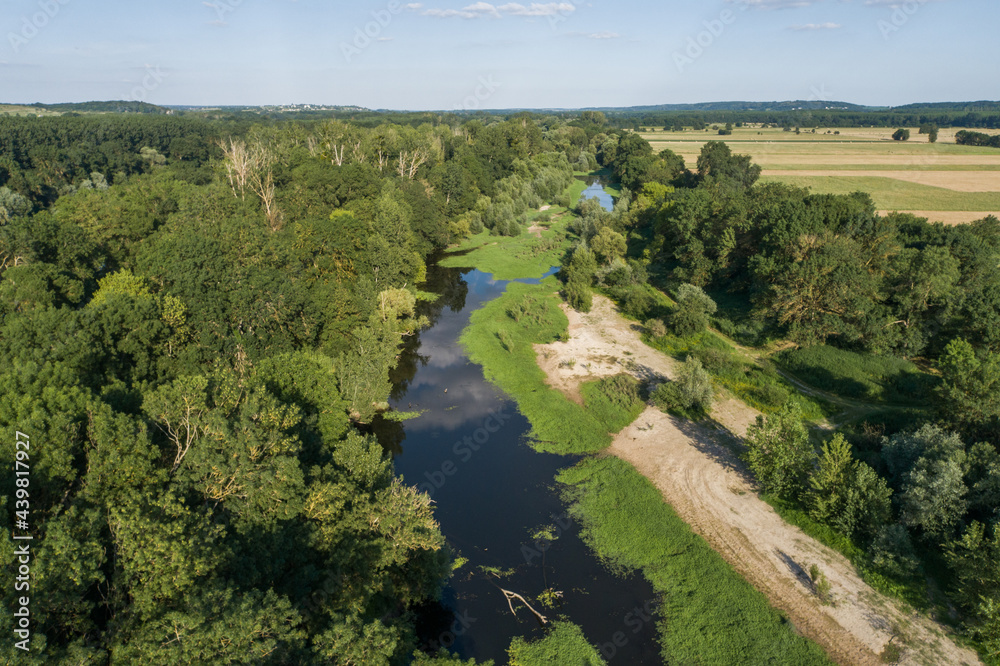 Prise de vue aérienne de la Vienne réalisé à Chinon en Indre et Loire, France	