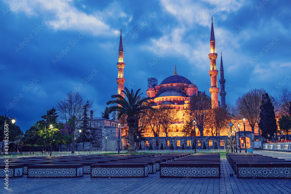 Naklejka premium Blue Mosque in Istanbul