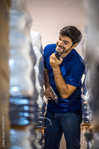 foreman who is working in w...