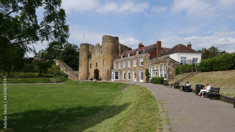 Fototapeta premium A Medieval castle in Tonbridge Kent.