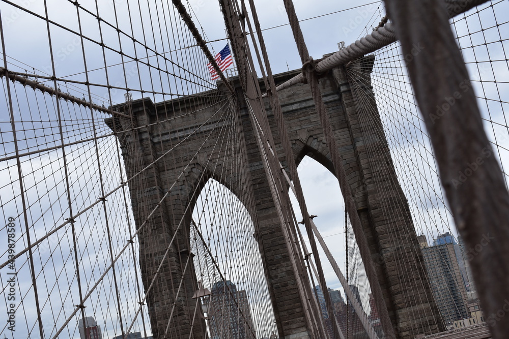 Obraz premium Iconic View of Brooklyn Bridge Building in New York, Manhattan, Brooklyn, United States of America, North America
