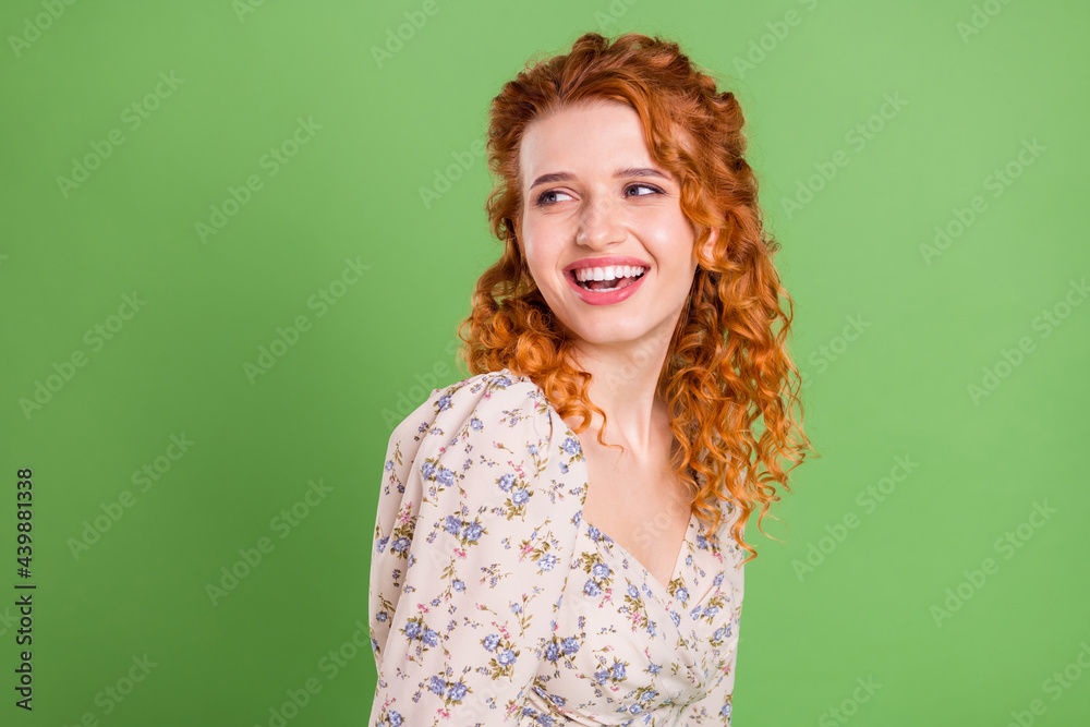 Photo of dreamy young nice charming woman look empty space good mood isolated on green color background Photo of dreamy young nice charming woman look empty space good mood isolated on green color background