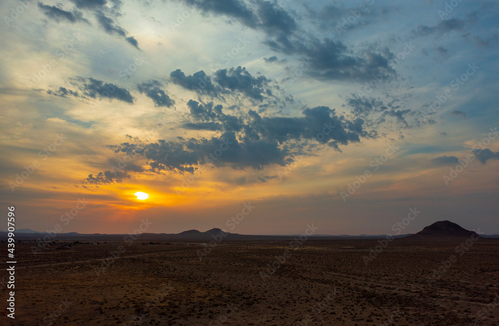 Obraz premium Sunset over the Mojave desert