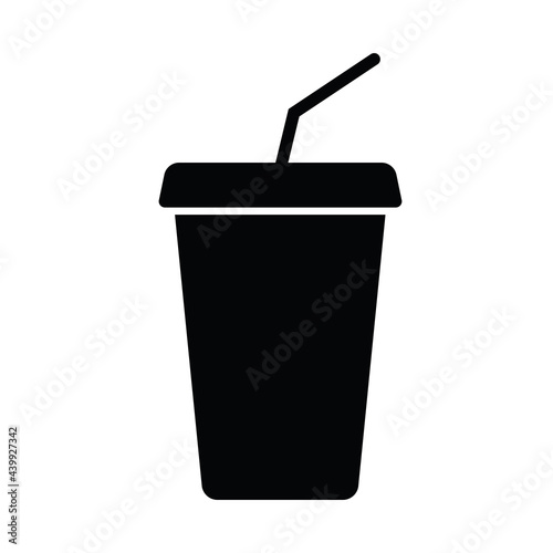 Disposable cup with lid and straw. Simple food icon in trendy line style isolated on white background for web apps and mobile concept