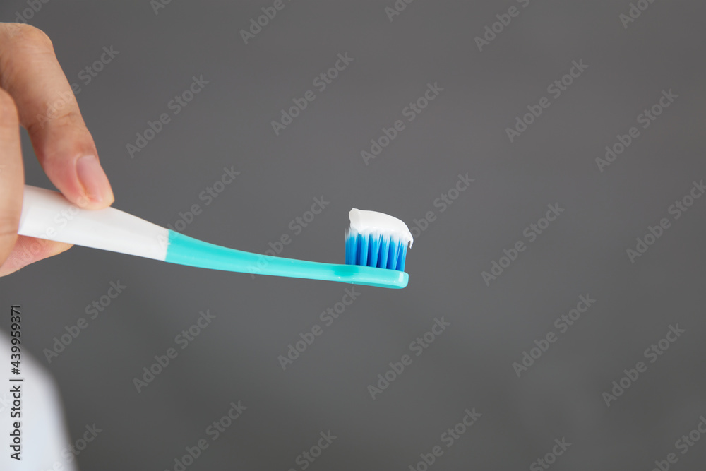 Toothbrush with squeezed toothpaste Toothbrush with squeezed toothpaste