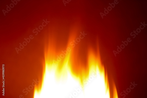 炎 火 テクスチャー背景 燃え立つ炎が放つ赤い光