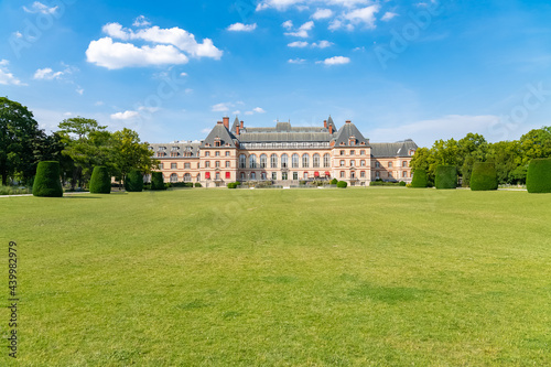 Paris, International student campus, beautiful building with a park
