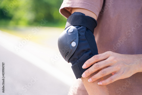 elbow pads for safety when play skateboard