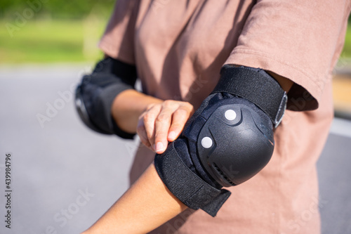 elbow pads for safety when play skateboard