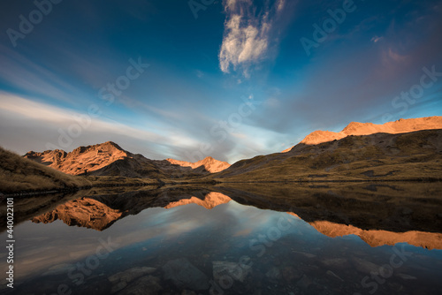 The morning glow at Angelus Hut, Nelson Lakes National Park, New Zealand  © tky15_lenz