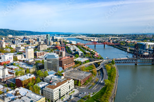 Willamette River running through downtown Portland, Oregon photo