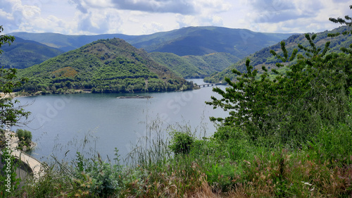 Le lac de Villefort ou appelé aussi lac Bayard dans le département de la Lozère e France