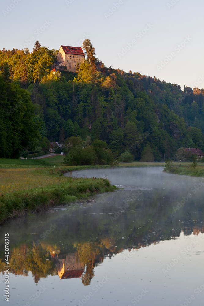 Fototapeta premium Burg Rabeneck in der fränkischen Schweiz