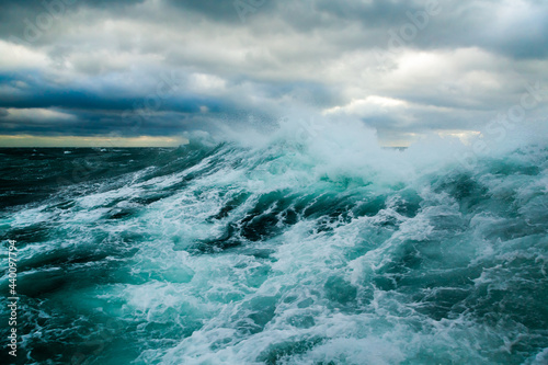 A storm in the ocean. Storm waves in the open ocean. © Сергей Жмурчак