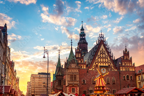 the central square of the city of wroclaw during the fair in summer