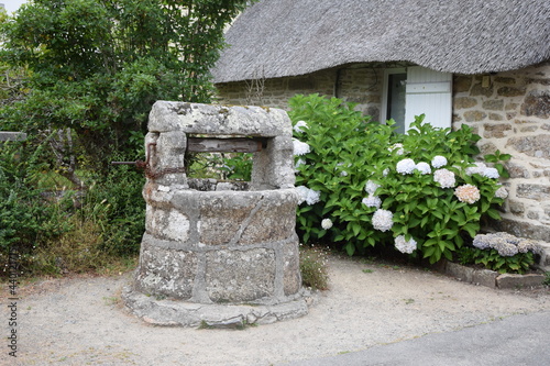 Brunnen in Kerascoet photo