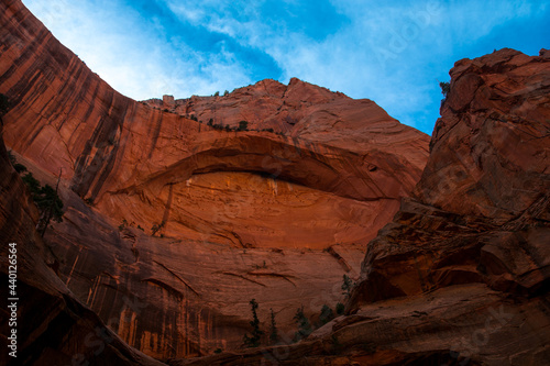 Fotografija Beautiful double arch in the Kolob canyon. Dark red color