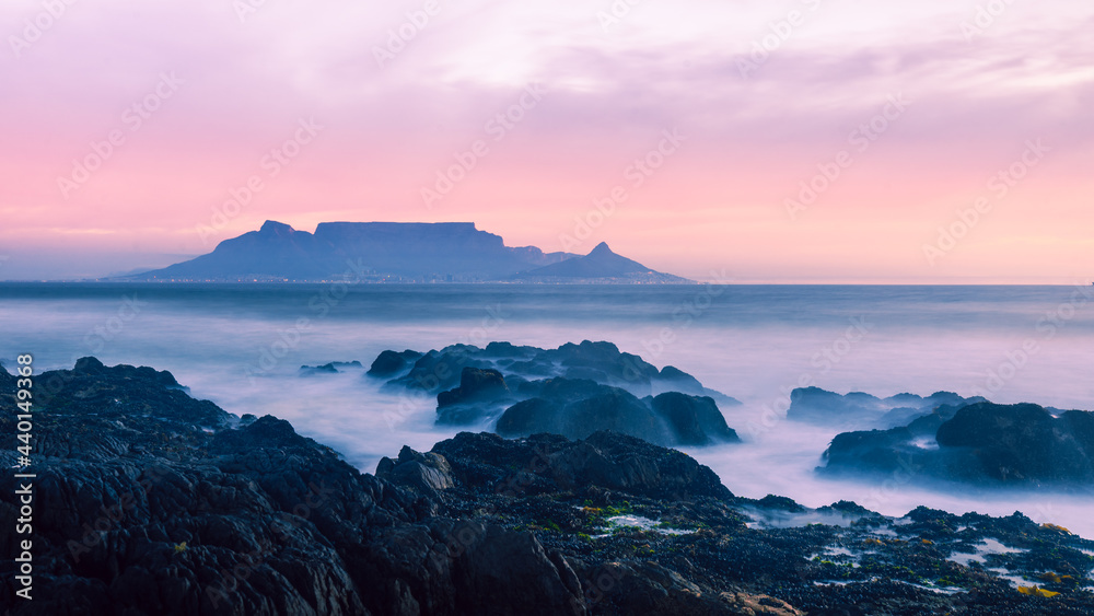 Naklejka premium Table Mountain in Sunset Light