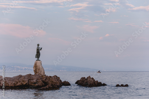 Fototapeta Naklejka Na Ścianę i Meble -  statue at the beach of opatija city in croatia