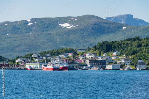 Norway, Troms og Finnmark, Botnhamn, Village on shore of Stonnesbotn fjord photo