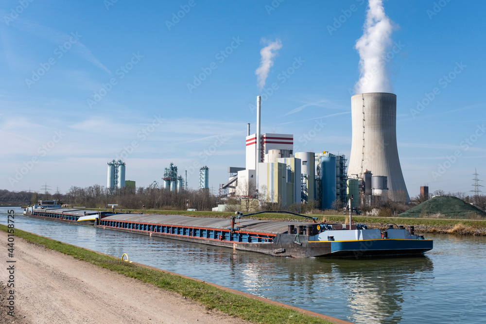Germany, North Rhine Westphalia, Lunen, coal fired power station over Datteln Hamm Canal Germany, North Rhine Westphalia, Lunen, coal fired power station over Datteln Hamm Canal