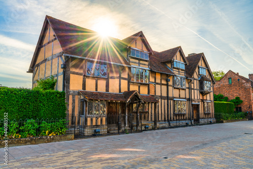 Tableau sur toile William Shakespeares birthplace place house at sunrise on Henley street in Strat