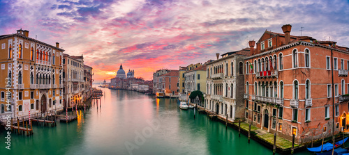 Grand Canal and Basilica Santa Maria della Salute at sunrise in Venice, Italy © Pawel Pajor