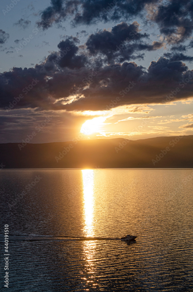 Obraz premium Sunset on Lake Baikal