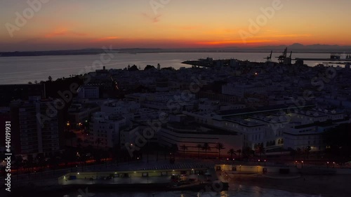 Wallpaper Mural Aerial view over Cadiz City at sunset, Spain

Beautiful sunset from spain Cadiz City,drone view, 2021
 Torontodigital.ca