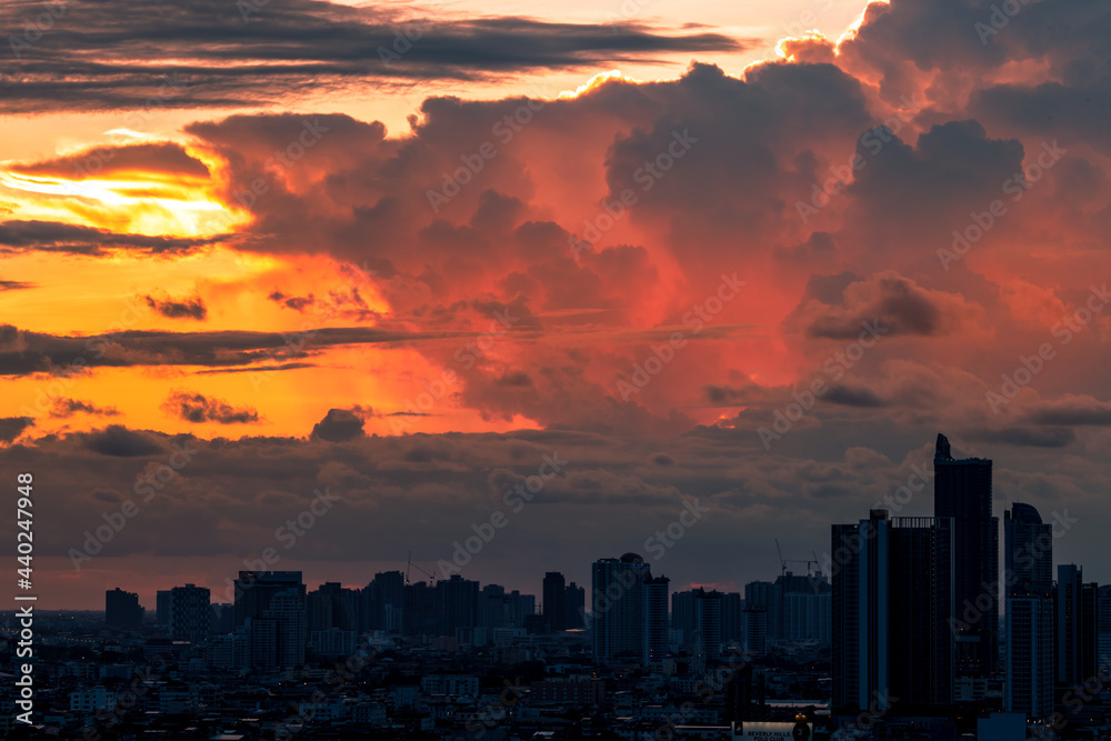 panoramic high-angle evening background of the city view,with natural beauty and blurred sunsets in the evening and the wind blowing all the time,showing the distribution of city center accommodation