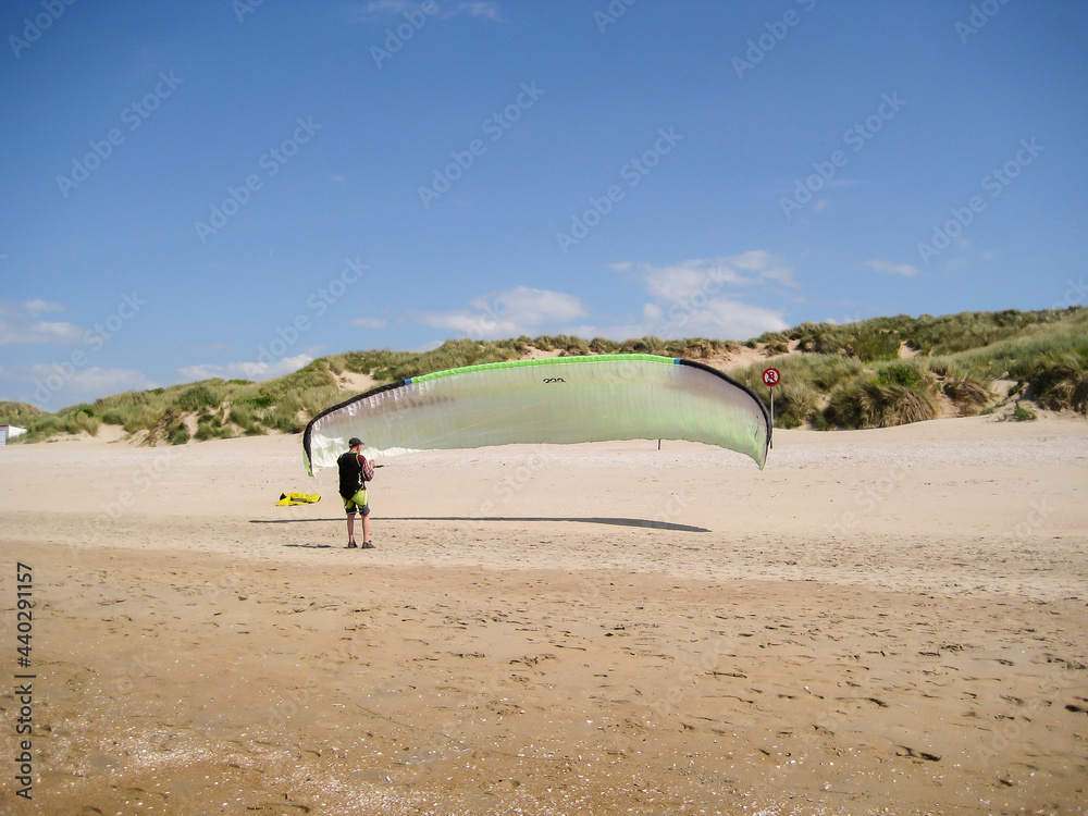 Préparation d'un aéronef pour la pratique de vol libre au dessus des dunes