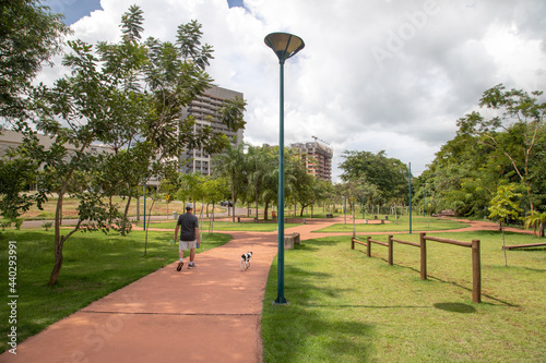 Pista de caminhada no Parque da Vila em Ribeirão Preto photo