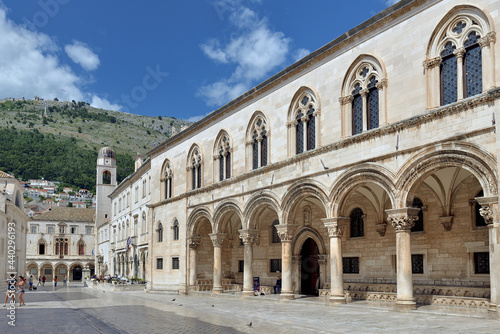 THE CITY OF DUBROVNIK IN THE ADRIATIC SEA IN CROATIA