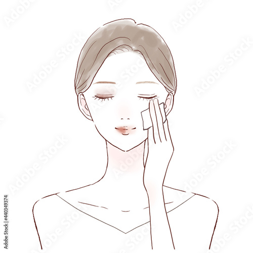メイク落としをする女性