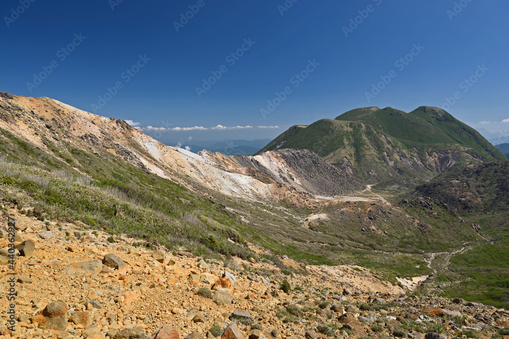 九重山 久住山 中岳 登山 硫黄山と三俣山 Stock Photo Adobe Stock