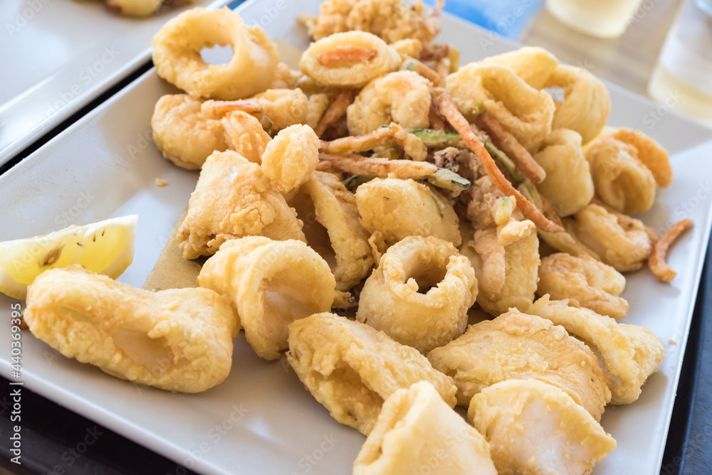 Mixed fried fish plate Mixed fried fish plate