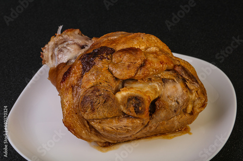 Baked pork knuckle with spices
