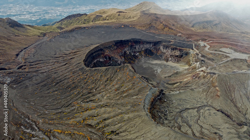 阿蘇山（高岳・中岳）登山「中岳火口の空撮」