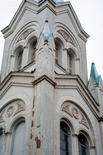 Vintage architectural structure of white stone with blue sharp spiers (871)