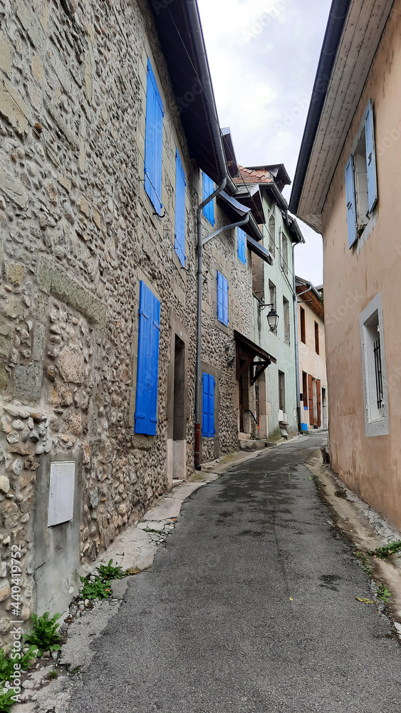 Fototapeta premium Passage Croisellet dans la ville de Rumilly en Haute-Savoie
