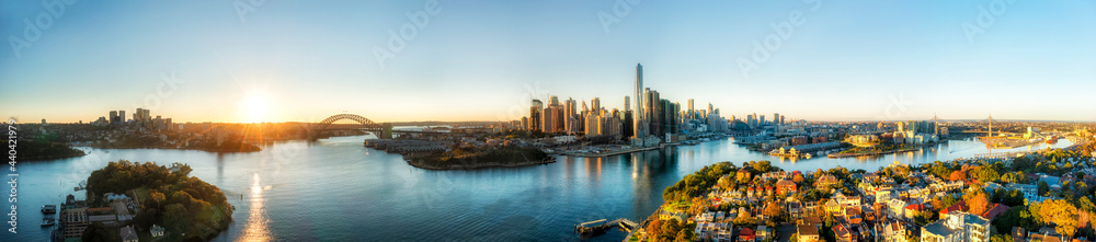 Fototapeta premium D Balmain Sun two bridges pan