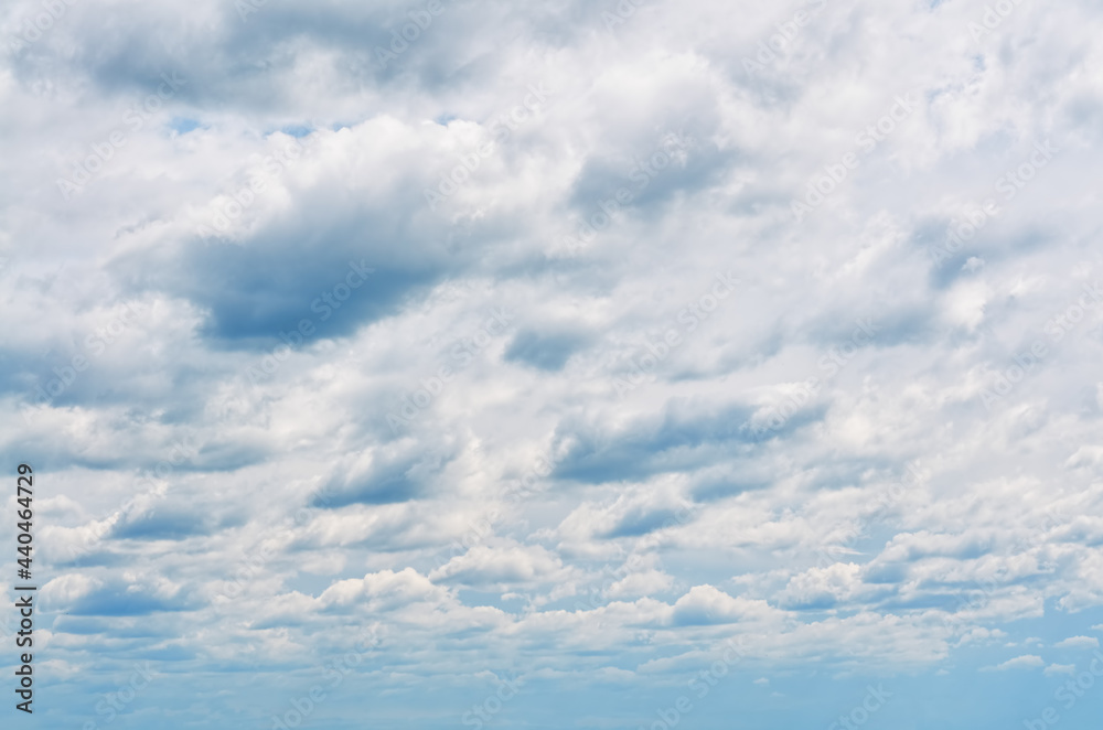 Obraz premium white clouds in a blue sky
