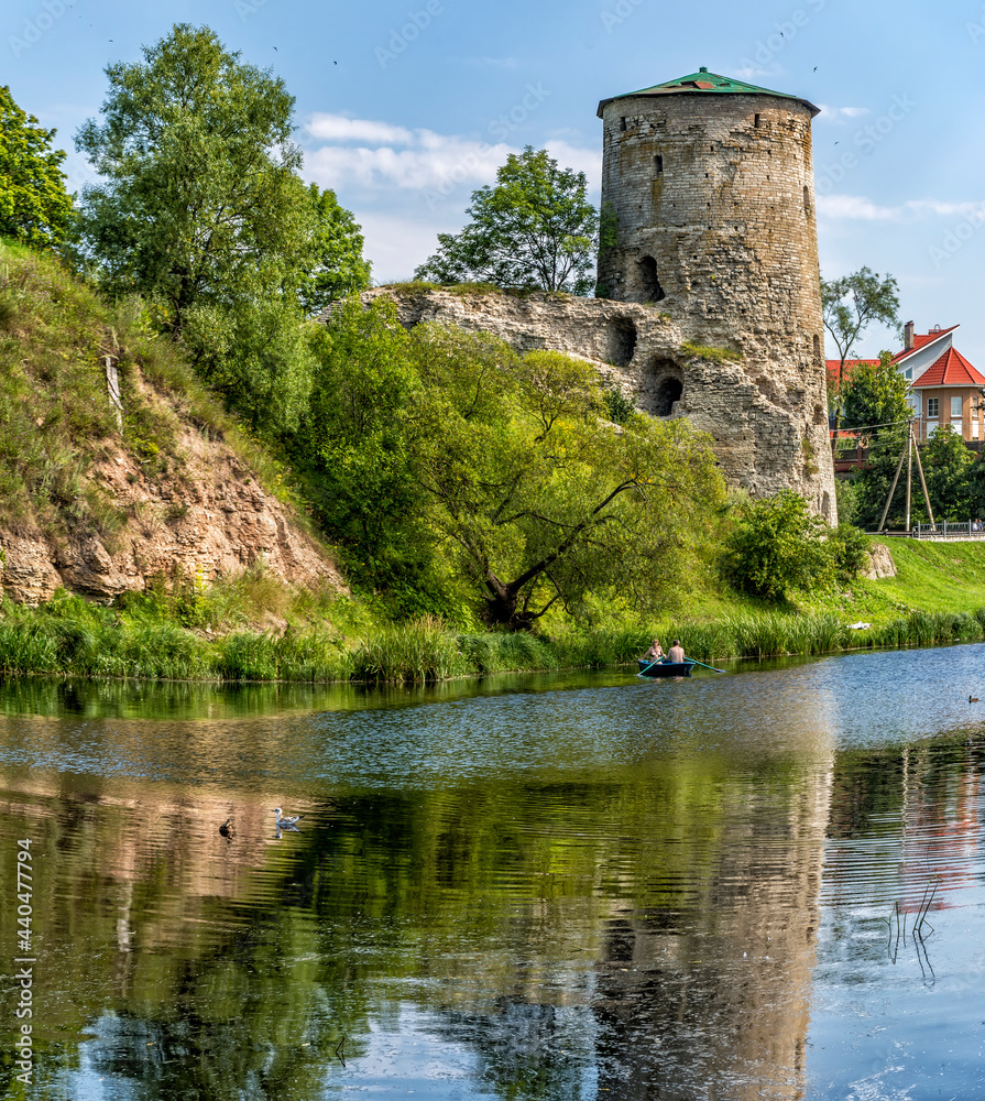 The Gremyachaya Tower was part of the system of defensive structures of the Okolny town of the Pskov Fortress, 