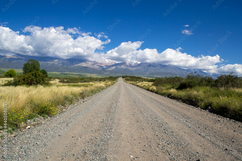 camino de campo en Mendoza