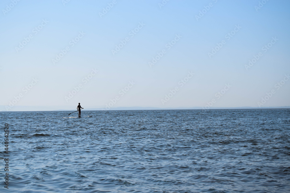 Walk on sup boards along the Amur Bay