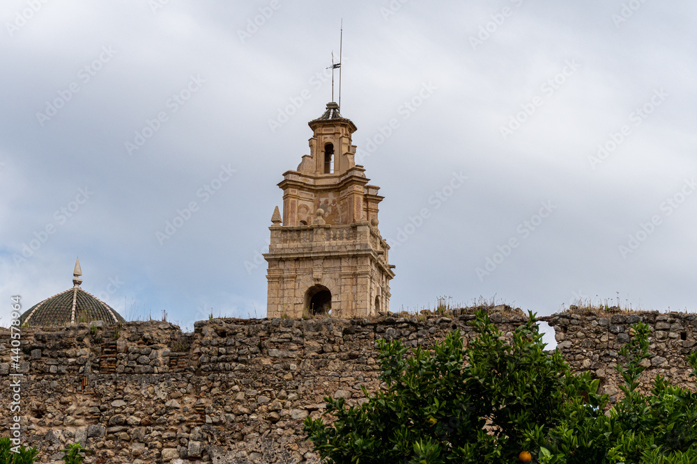 Naklejka premium Santa maría de la valldigna monastery, in a cloudy day.