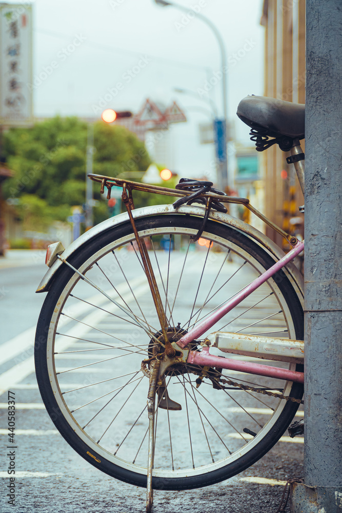 bicycle alone on a rainy day in the city